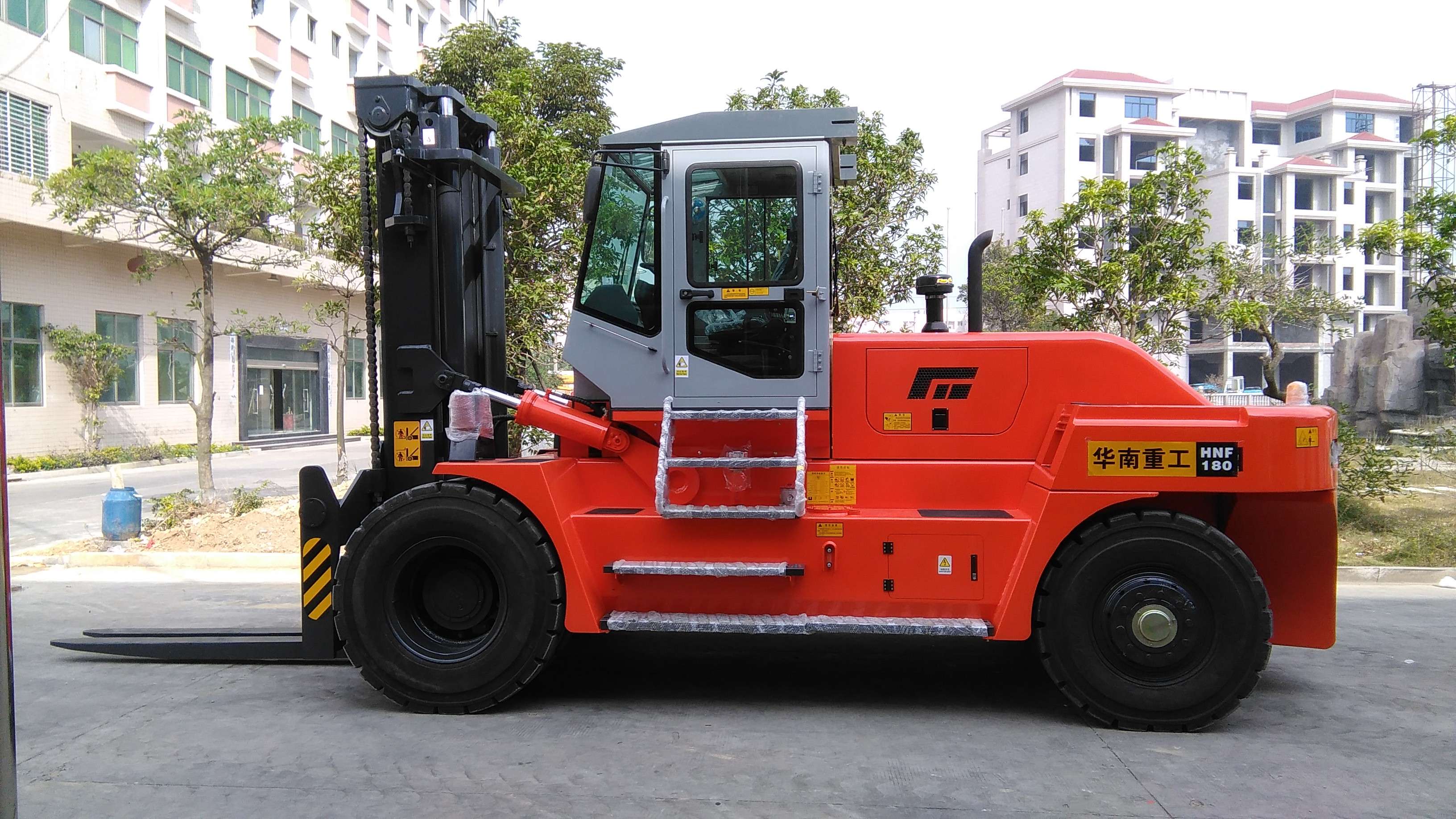 大吨位叉车